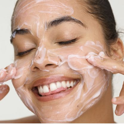 Wishful  Yo Glow AHA & BHA Facial Enzyme Scrub - Imagen 6