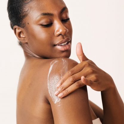 Farmacy Honeymoon Glow Body 12% AHA/BHA Resurfacing Body Serum - Imagen 9