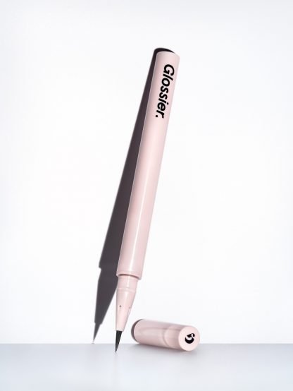 Pro Tip brush point liquid eyeliner • 0.47 ml / 0.01 fl oz • GLOSSIER - Imagen 4