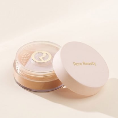 Rare Beauty by Selena Gomez Always an Optimist Soft Radiance Setting Powder - Imagen 7