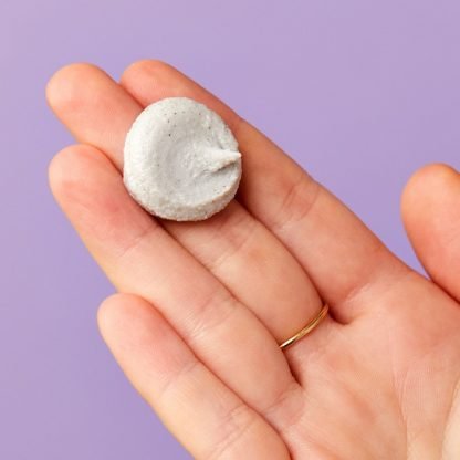 First Aid Beauty KP Bump Eraser Body Scrub with 10% AHA - Imagen 7