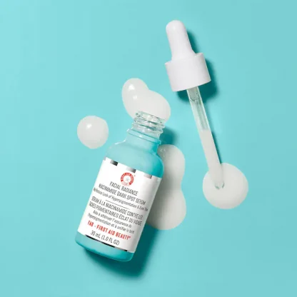 First Aid Beauty Facial Radiance Niacinamide Dark Spot Serum 30ml - Imagen 2