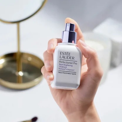 Estée Lauder Perfectionist Pro Rapid Brightening Serum with Ferment² + Vitamin C - Imagen 5