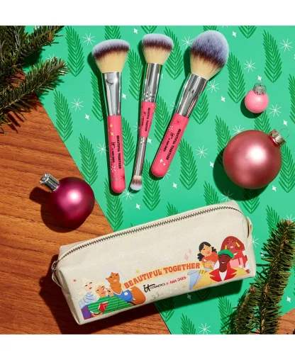 IT COSMETICS 4-Pc. Beautiful Together Flawless Finish Makeup Brush Set - Imagen 2