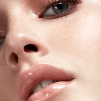Fenty Beauty by Rihanna Gloss Bomb Universal Lip Luminizer - Imagen 4