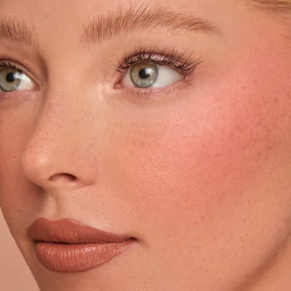 PATRICK TA Major Beauty Headlines - Double-Take Crème & Powder Blush - Imagen 3