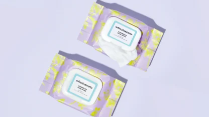 REFRESHMENTS CLEANSING FACE WIPES - Imagen 3