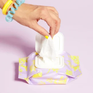 REFRESHMENTS CLEANSING FACE WIPES