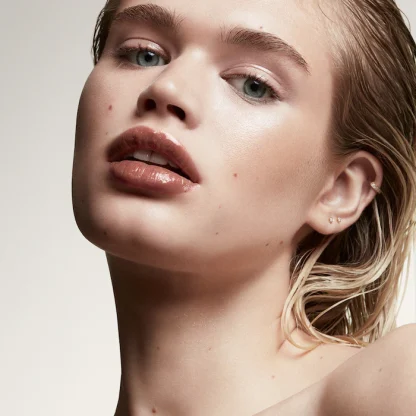 Fenty Beauty by Rihanna Gloss Bomb Universal Lip Luminizer - Imagen 4