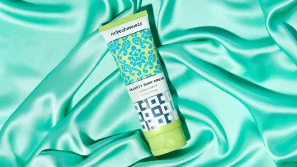 refreshments VELVETY BODY CREAM - Imagen 6