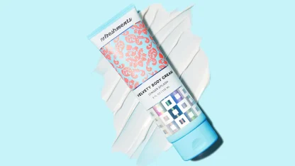 refreshments VELVETY BODY CREAM