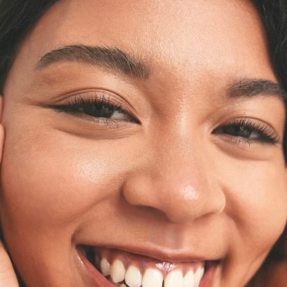 Ami Colé Lash-Amplifying Volumizing & Lengthening Mascara - Imagen 3