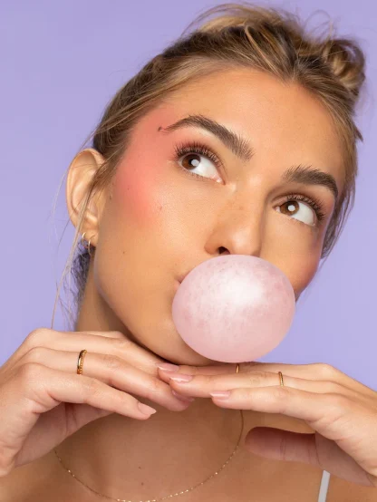 SHEGLAM WILLY WONKA VIOLET FLUSH BLUSH - Imagen 4