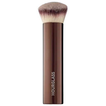 Hourglass Vanish™ Foundation Brush - Imagen 2
