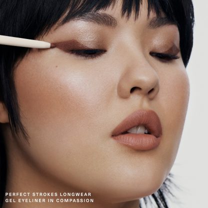 Rare Beauty by Selena Gomez Perfect Strokes Longwear & Waterproof Gel Eyeliner - Imagen 5