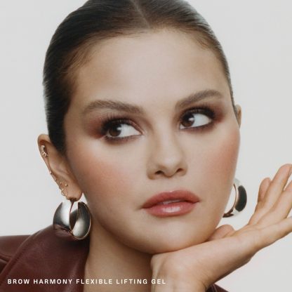 Rare Beauty by Selena Gomez Brow Harmony Flexible Lifting and Laminating Eyebrow Gel - Imagen 4