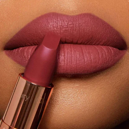 Charlotte Tilbury Matte Revolution Lipstick  M.I.KISS - Imagen 4