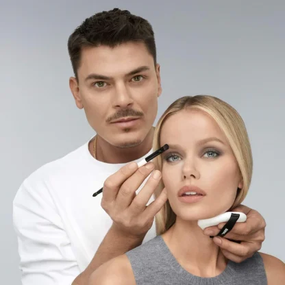 MAKEUP BY MARIO E6 Dual-Ended Eyeshadow Brush - Imagen 2
