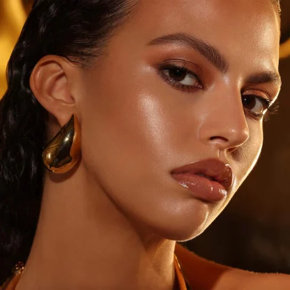 Natasha Denona Golden Highlighter Trio Multi-Use Hybrid Glow Palette - Imagen 8