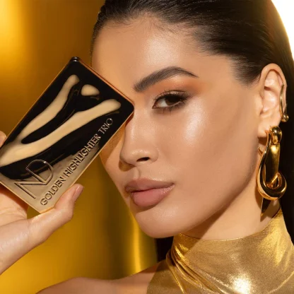 Natasha Denona Golden Highlighter Trio Multi-Use Hybrid Glow Palette - Imagen 5