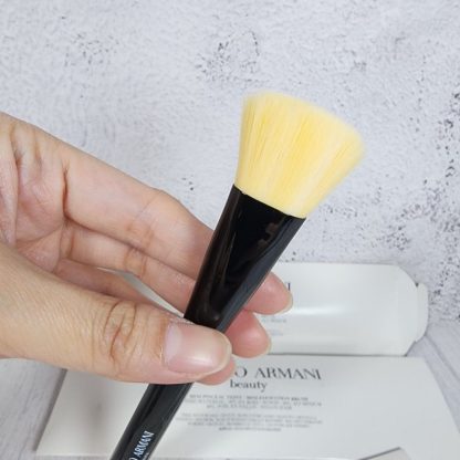ARMANI BEAUTY FOUNDATION BRUSH - Imagen 6
