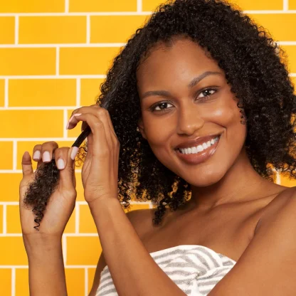 Sol de Janeiro Brazilian Glossy™ Nourishing Anti-Frizz Hair Oil - Imagen 3