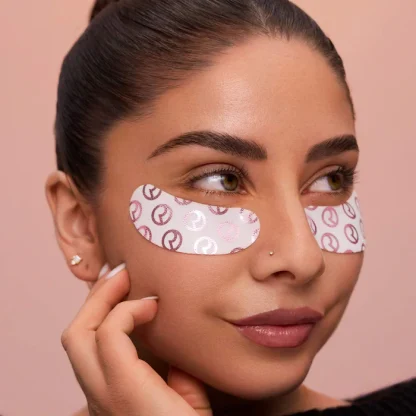Rare Beauty by Selena Gomez Find Comfort Hydrating Under Eye Patches - Imagen 4