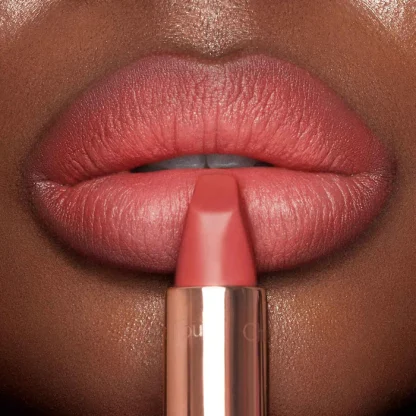 Charlotte Tilbury Matte Revolution Hydrating Lipstick - Imagen 4