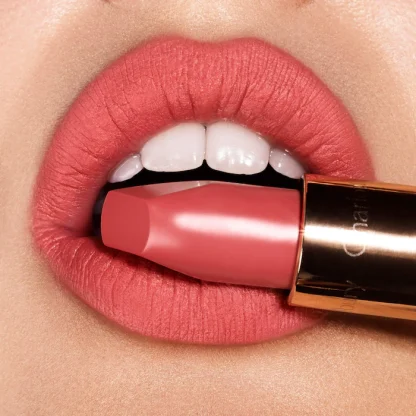 Charlotte Tilbury Matte Revolution Hydrating Lipstick - Imagen 6