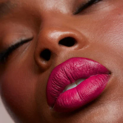 PATRICK TA Major Headlines Matte Suede Lipstick - Imagen 3