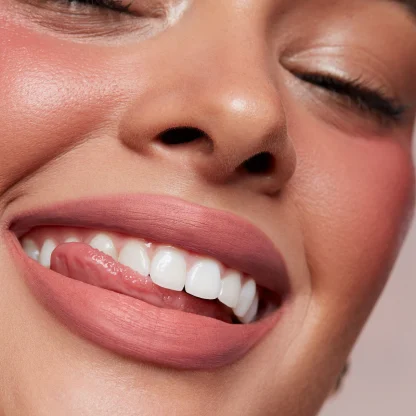 PATRICK TA  Major Headlines Matte Suede Lipstick - Imagen 5