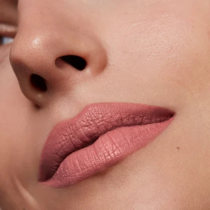 PATRICK TA  Major Headlines Matte Suede Lipstick - Imagen 3