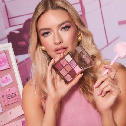 Charlotte Tilbury  Charlotte’s Beautifying Eye Trends Eyeshadow Palette - Imagen 5