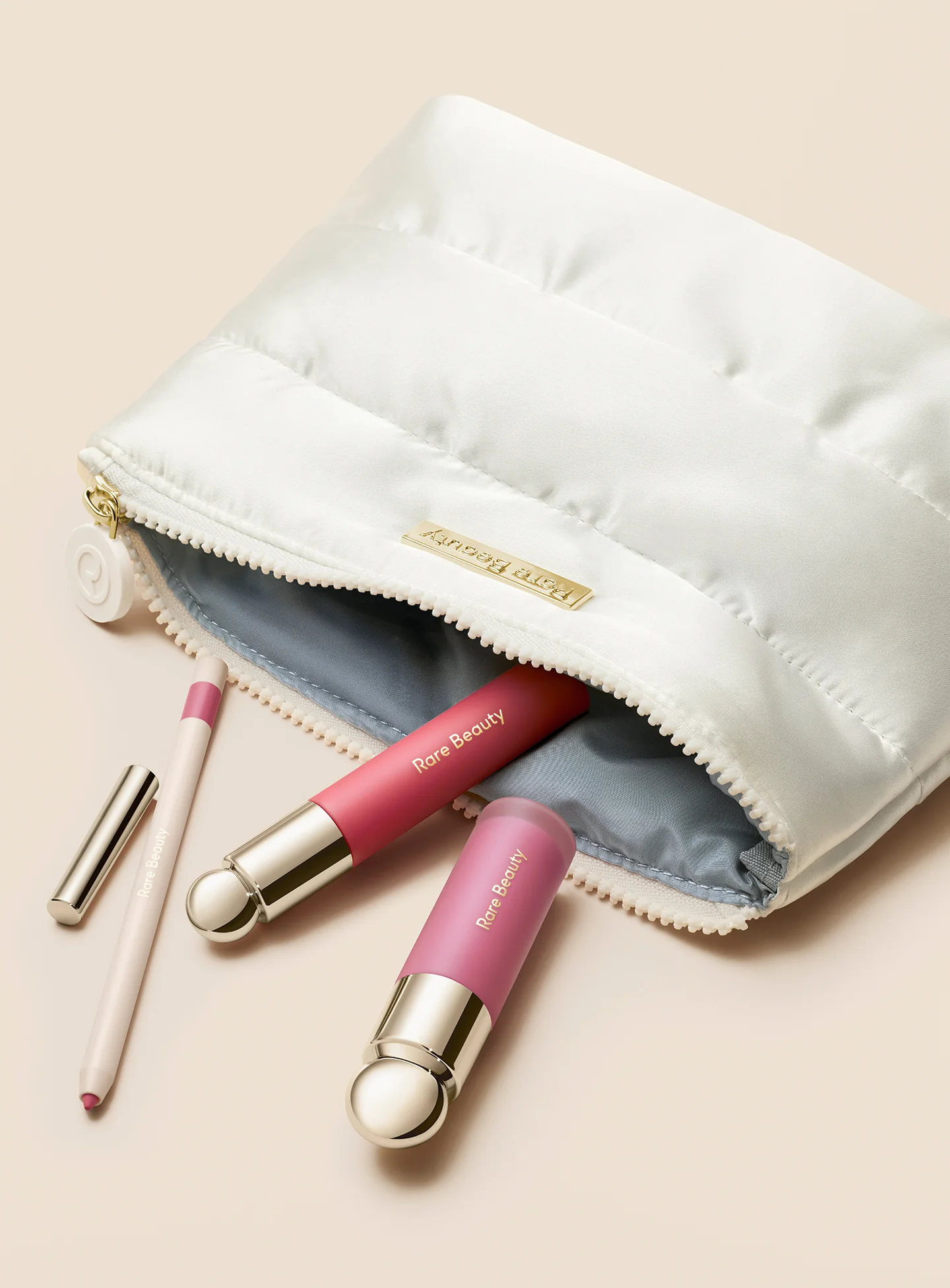 RARE BEAUTY Something Rosy Lip & Cheek Set - Imagen 13